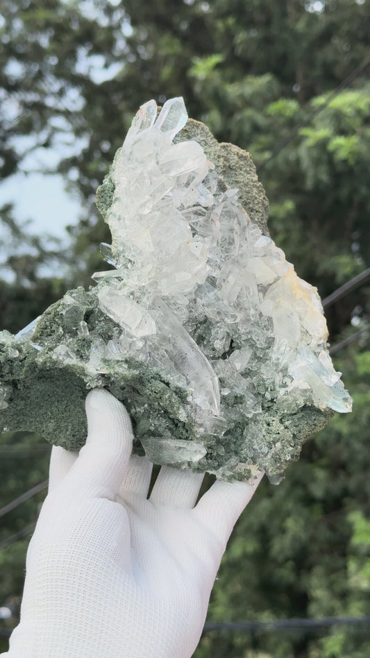 Himalayan chlorite cluster